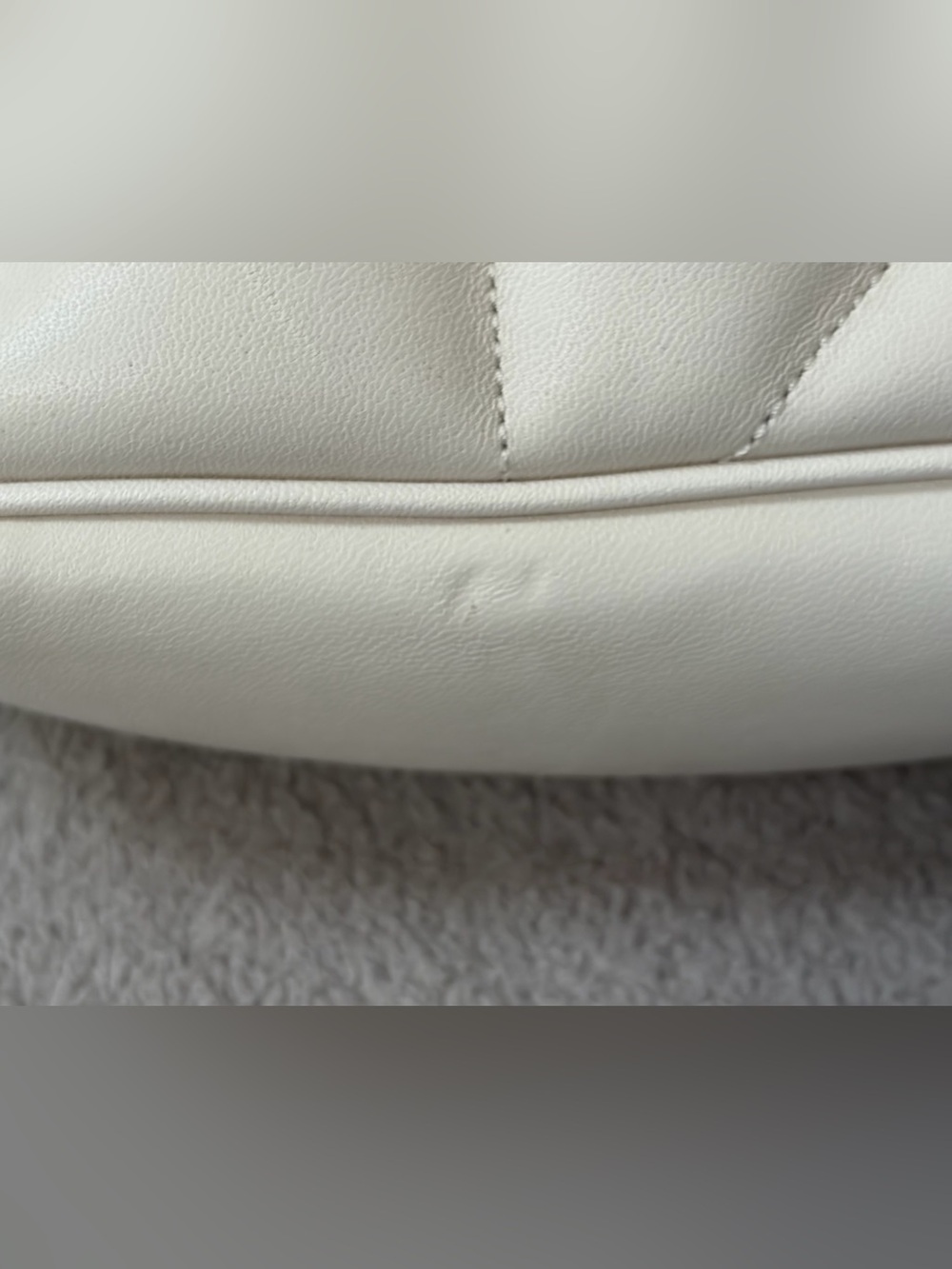 Coach Pillow Madison - Picture 12 of 13